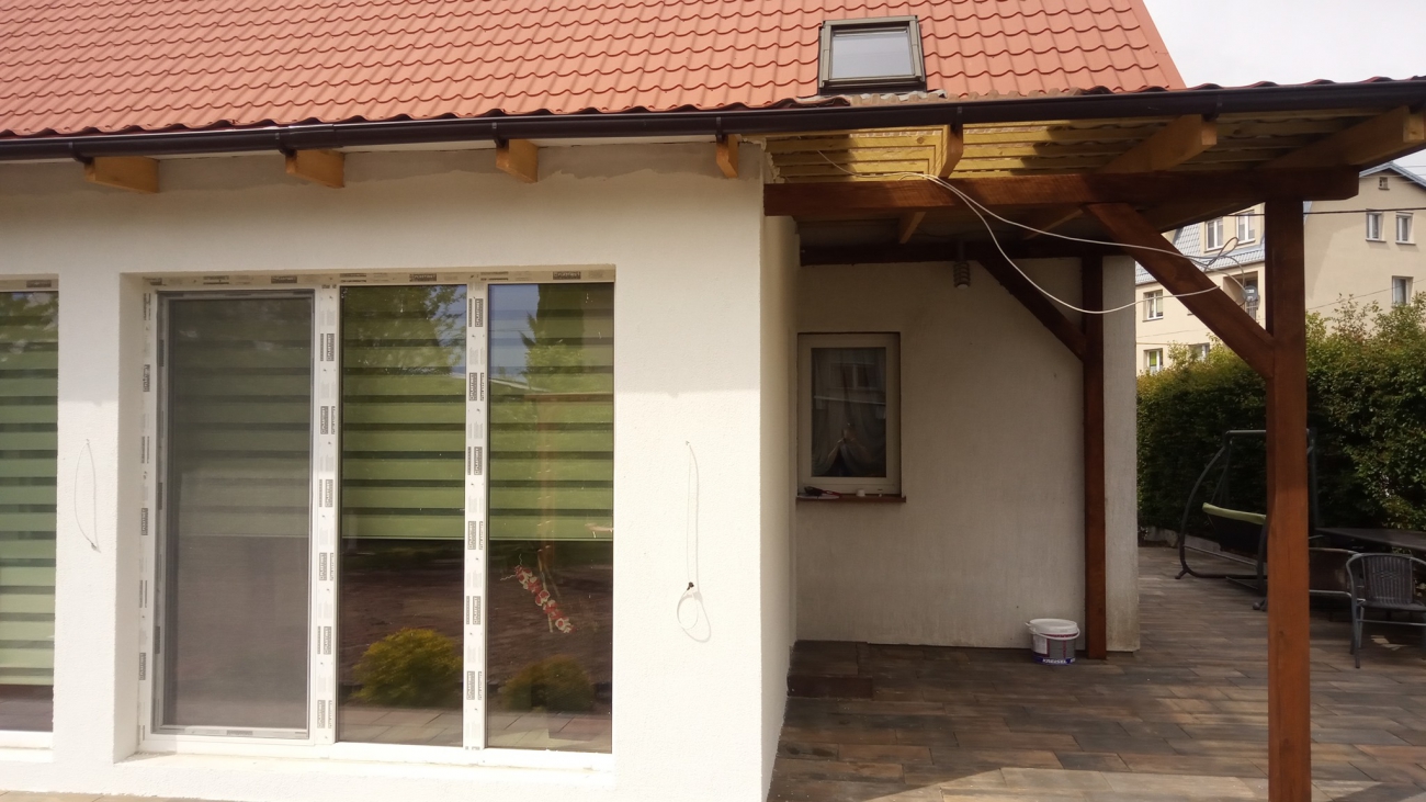 Aplikacja tynku silikonowo-silikatowego na elewacji tarasu zimowego Firma Budowlana GreenBud Warminsko Mazurskie 1