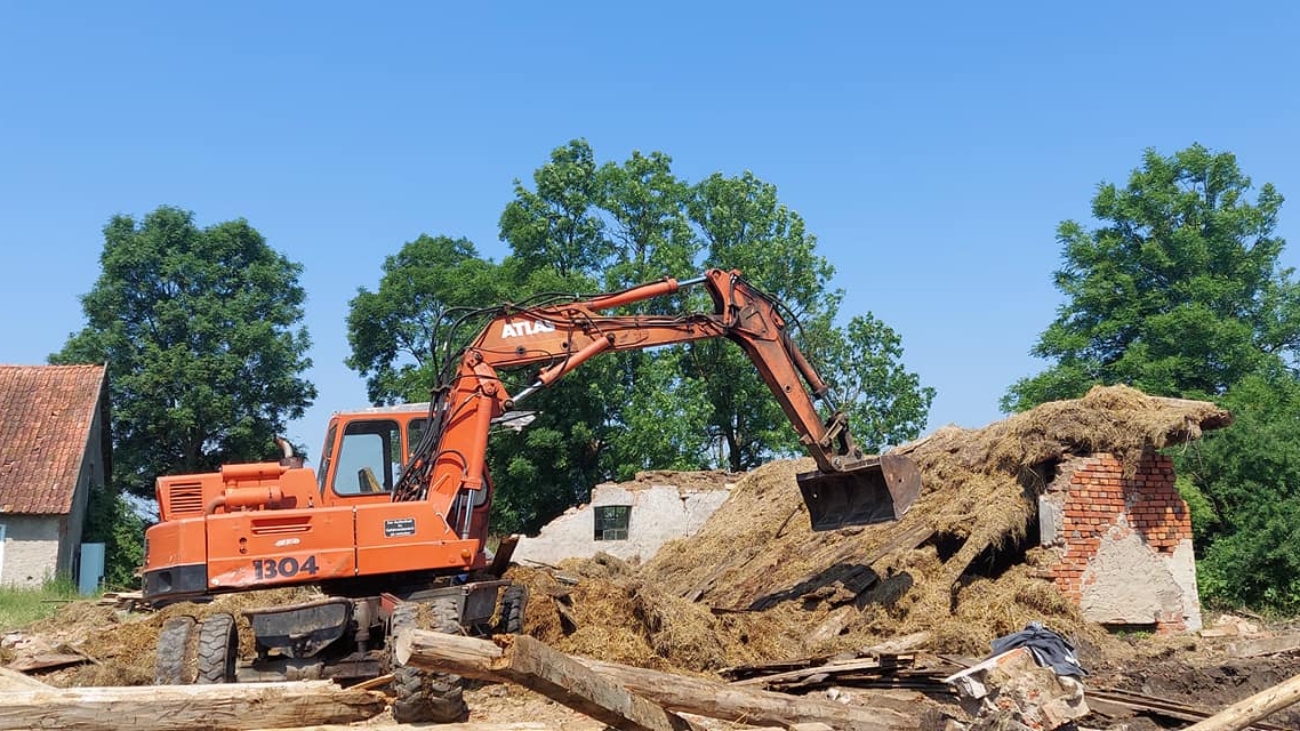Rozbiórka budynku mieszkalnego wraz z odzyskiem materiału Firma Budowlana Warmińsko Mazurskie GreenBud 4