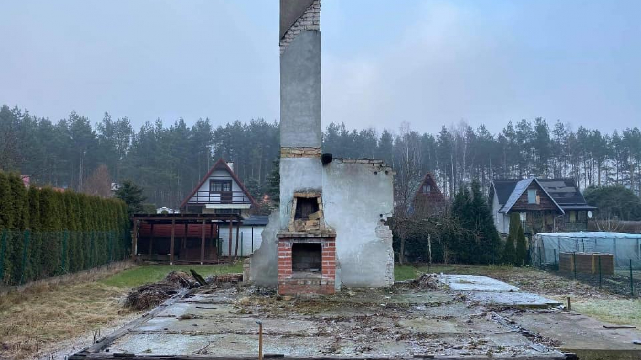 Rozbiórka pozostałości po fundamentach i kominie Firma Budowlana Warmińsko Mazurskie GreenBud