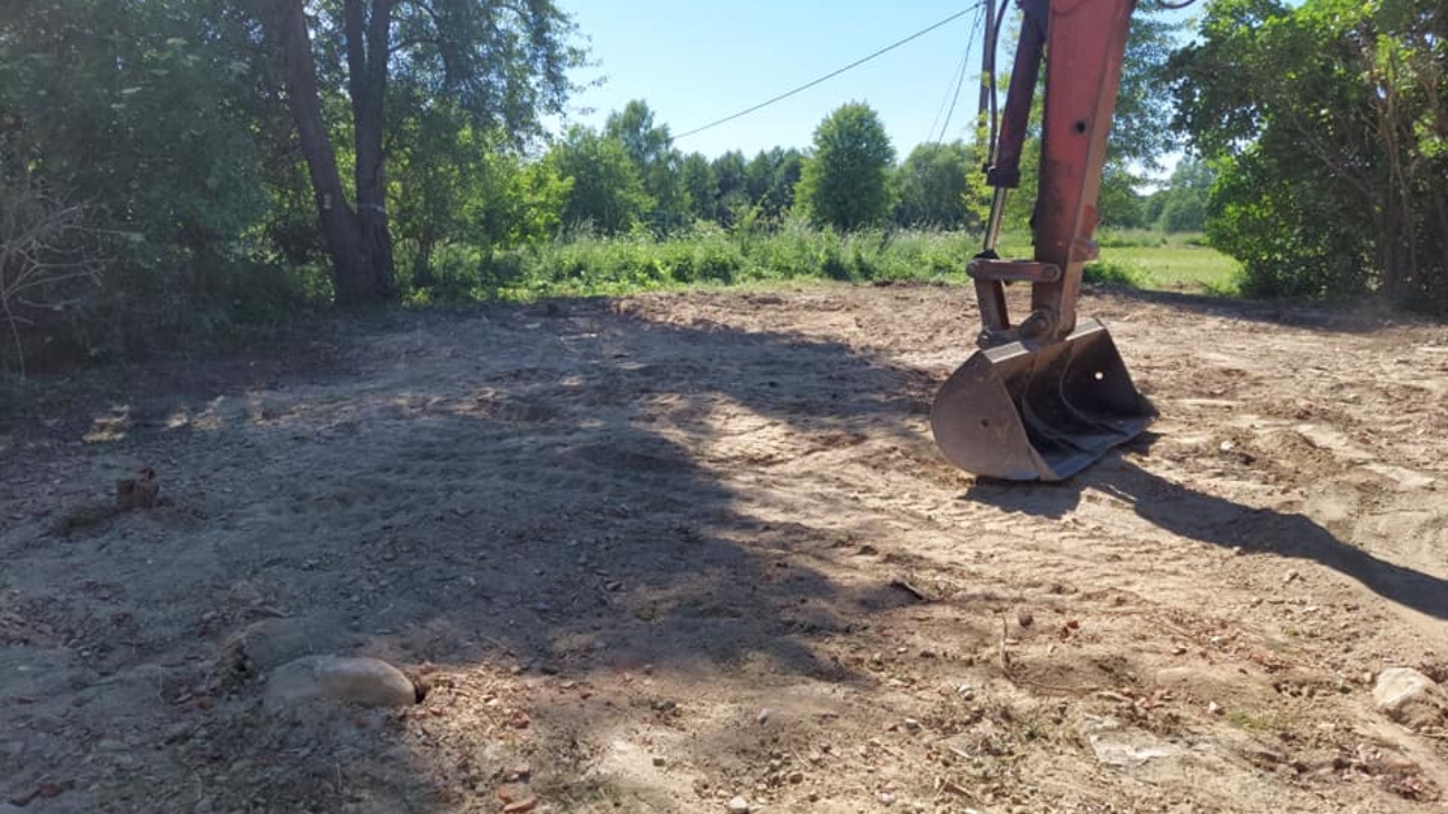 Rozbiórka z odzyskiem materiałów oraz wykorzystanie gruzu na podbudowę drogi dojazdowej 3